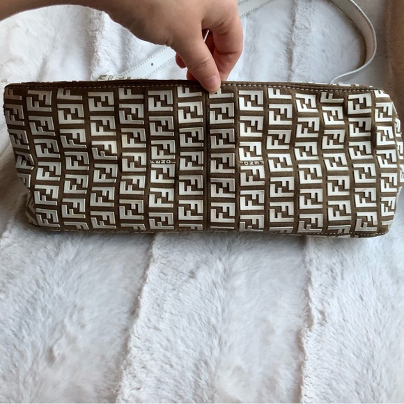 Fendi Rare Mamma Forever Rubberized Logo Bag - Picture 11 of 15